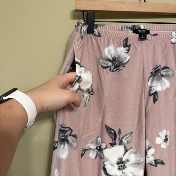 Simply Vera Vera Wang Women’s 2-Piece Velour Pajamas Pants and Shirt Small - Picture 8 of 10